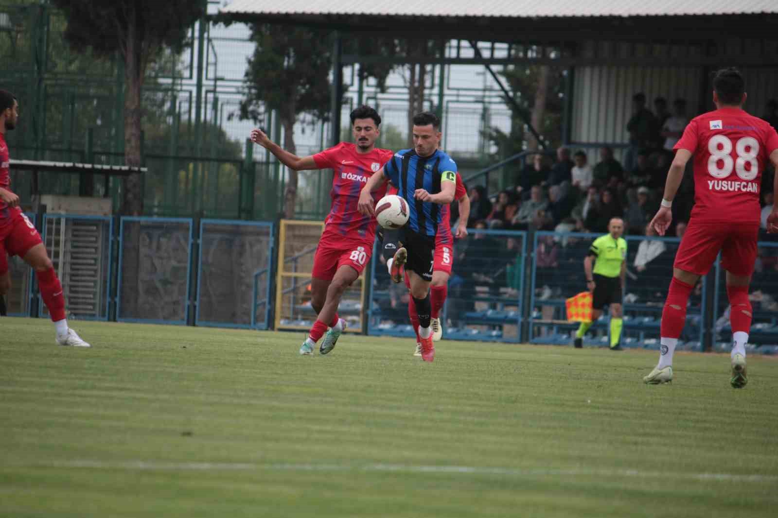Tff 2. Lig: Karacabey Belediyespor: 2 - Altınordu: 2