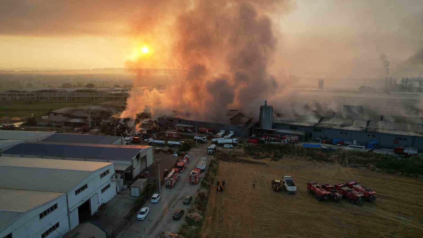 Bursa'da Yangın Günün İlk Işıklarıyla Böyle Görüntülendi