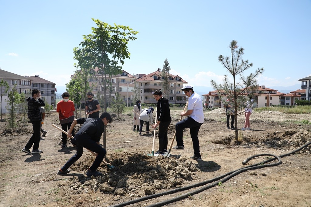 173 Fidan Toprakla Buluştu