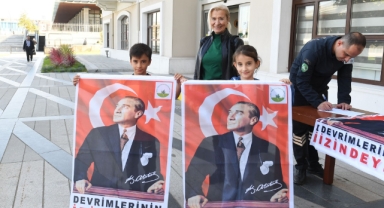 10 bin Ata posteri dağıtılmaya başlandı