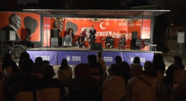 Cumhuriyet Tırı 29 Ekim coşkusunu Bursa'ya yayıyor