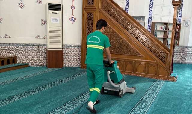 Osmangazi Belediyesi camilerde temizlik çalışması başlattı