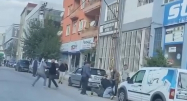 Tekme ve yumruklar havada uçuştu, cadde ringe döndü