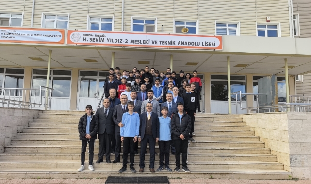 Türkiye'nin ilk mesleki ortaokulu eğitim öğretime başladı