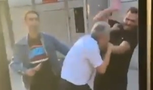 Yolcu ve otobüs sürücüsü yumruk yumruğa kavga etti