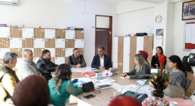 Başkan Deviren öğretmenleri unutmadı