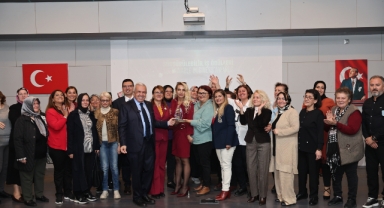 Başkan Şadi Özdemir Nilüferli kadınların ödül sevincini paylaştı