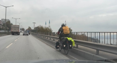 Berlin'den pedal çeviren genç Bursa'da mola verdi
