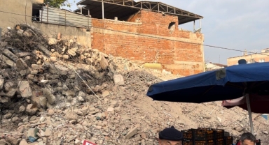 Bursa’da 5 katlı apartman böyle yıkıldı