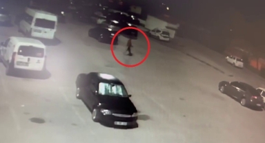 Çaldığı otomobili arkadaşına hediye eden şüpheli önce kameraya sonra polise yakalandı