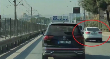 Direksiyon başında fenalaştı, bir sağa bir sola çarptı: O anlar kamerada
