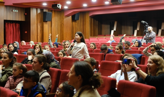 Dünyaca ünlü yazar, Bursalı çocuklarla buluştu