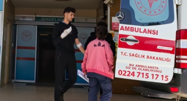 Elini hurda ezme makinesine kaptırdı