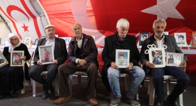 Evlat nöbetindeki ailelerden Devlet Bahçeli’ye destek