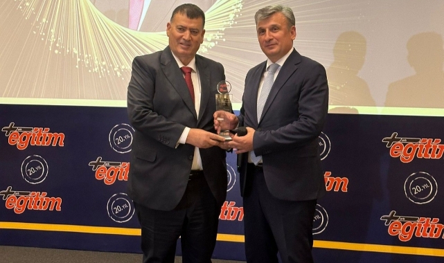 Gıyasettin Bingöl'e Yaşam Boyu Eğitim Ödülü