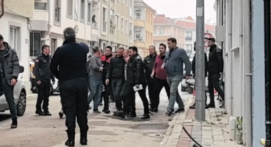 Karısını öldürdü, çatıya çıktı...Gözyaşlarıyla teslim oldu