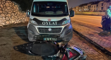 Minibüs ile motosiklet kafa kafaya çarpıştı: 1 ağır yaralı