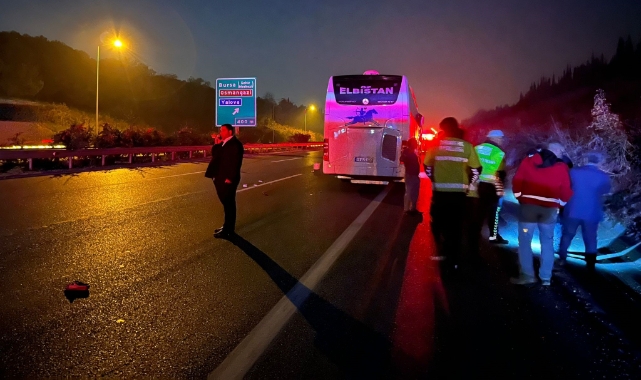 Otobanda yolun karşısına geçmek isteyen kadına otobüs çarptı: 1 ölü