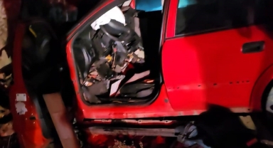 Refüje düşen otomobilinde can verdi