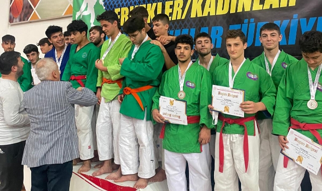 Türkiye Kuraş Şampiyonası’nda büyük gurur