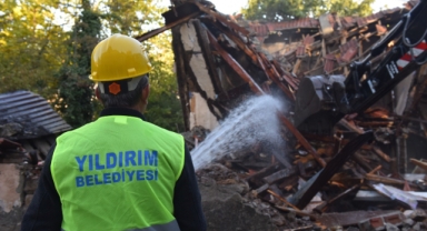 Yıldırım'da metruk durumdaki yapılar yıkılıyor