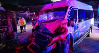 Bursa’da Trafik Kazası: İşçi Servisleri Çarpıştı