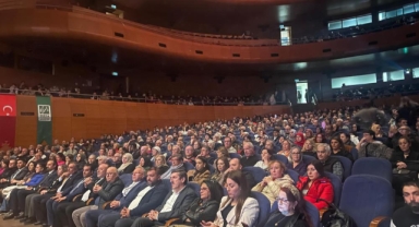 'Sanat Güneşi' Zeki Müren, Bursa'da anıldı