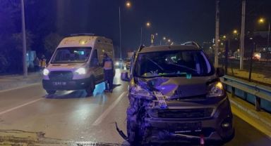 Aracının direksiyon hakimiyetini kaybetti, önündeki 3 otomobile çarparak durabildi