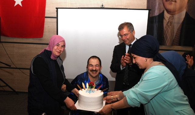 Okuma aşkı engel tanımadı