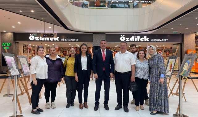 Ortaokul öğrencilerinden görsel sanatlar sergisi