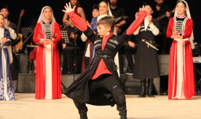 Bursa'da Çerkes şöleni nefes kesti