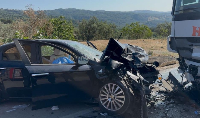 Bursa’da otomobil ile tır çarpıştı: 1 ölü, 2 ağır yaralı