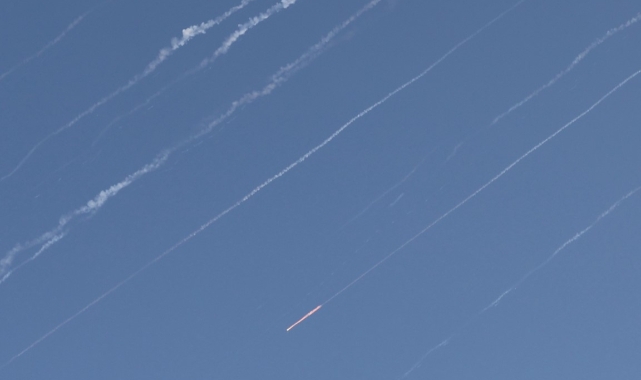 İran'dan İsrail'e yeni saldırı: Tel Aviv ve Kudüs'ten patlama sesleri yükseldi