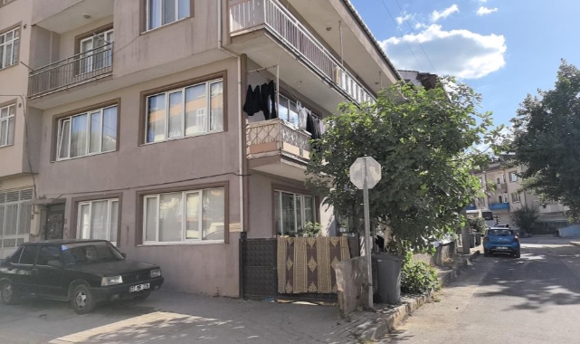 İnegöl'de balkondan düşen 3 yaşındaki çocuk ağır yaralandı