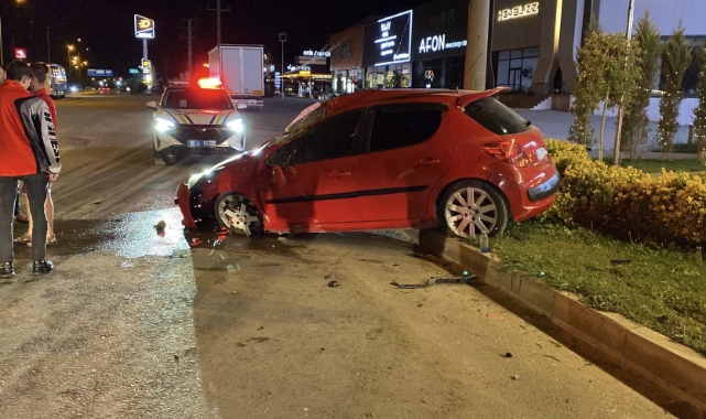 Bursa’da Kontrolden Çıkan Otomobil Takla Attı: 1 Yaralı
