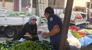Karacabey'de polis dolandırıcılığa karşı broşür dağıttı