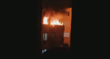 Dördüncü katta yanarak can verdiler