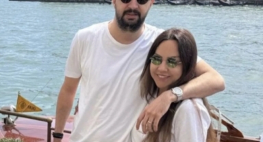 Ebru Gündeş, Uzaktan Boşandı