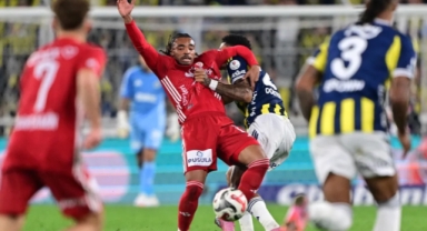 Fenerbahçe, Antalyaspor'u İki Golle Geçti