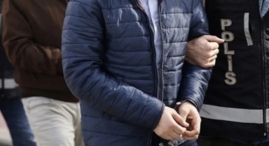 İzmir'de FETÖ'ye Yönelik Operasyonda 10 Şüpheli Yakalandı