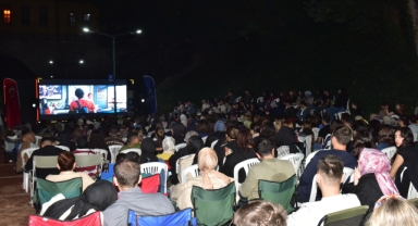 Bursa'da açık havada sinema keyfi