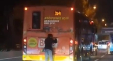 Bursa’da Genç, Otobüsün Arkasına Tutunarak Patenle Yolculuk Yaptı