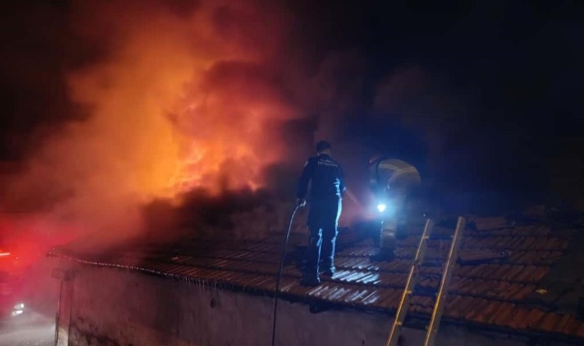 Bursa’da Otomotiv Yedek Parça Dükkanında Korkutan Yangın!