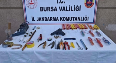 Bursa Kestel’de İzinsiz Kazı Yapan 9 Kişi Jandarma Operasyonuyla Yakalandı