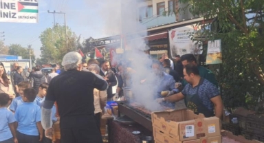 Çeltikçi Mahallesi'nde Gazze İçin Hayır Panayırı Düzenlendi