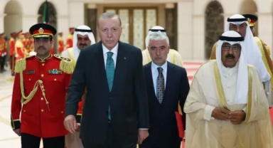 Cumhurbaşkanı Erdoğan Kuveyt'te Resmi Törenle Karşılandı