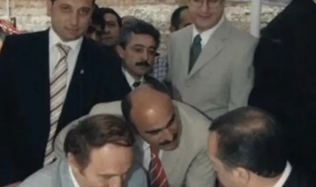 Ekrem İmamoğlu ve Cumhurbaşkanı Erdoğan'ın 23 Yıl Önceki Fotoğrafı Sosyal Medyada Gündem