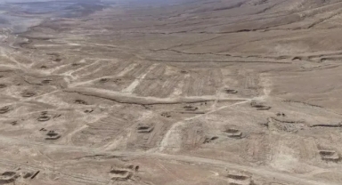 Esad Rejimi Suriye’de Toplu Mezarları Gizlice Dhumair Çölü’ne Taşımış