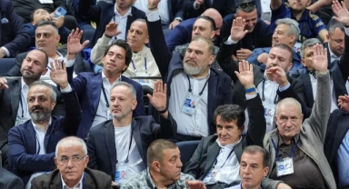 Fenerbahçe Genel Kurulu'nda Taşınmaz Maddeleri Oy Çokluğuyla Kabul Edildi