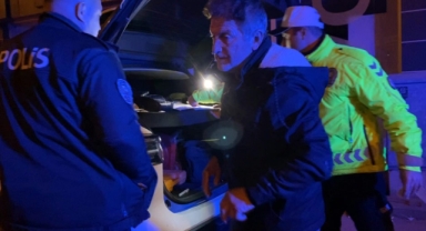 İnegöl’de Alkollü Sürücü Aracını Öve Öve Bitiremedi